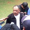 Eka Santosa saat diwawancarai sejumlah wartawan.